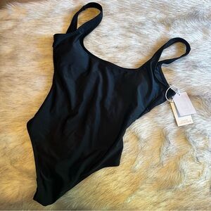 Brand new Good American bathing suit